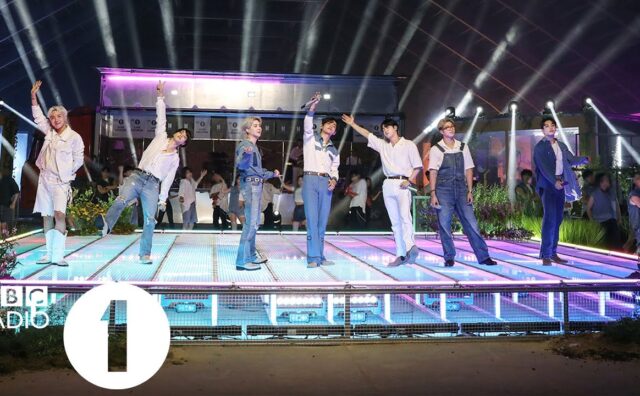【BTS On Air】『Permission To Dance in the Live Lounge』2021年7月27日YouTubeに公開された【動画】